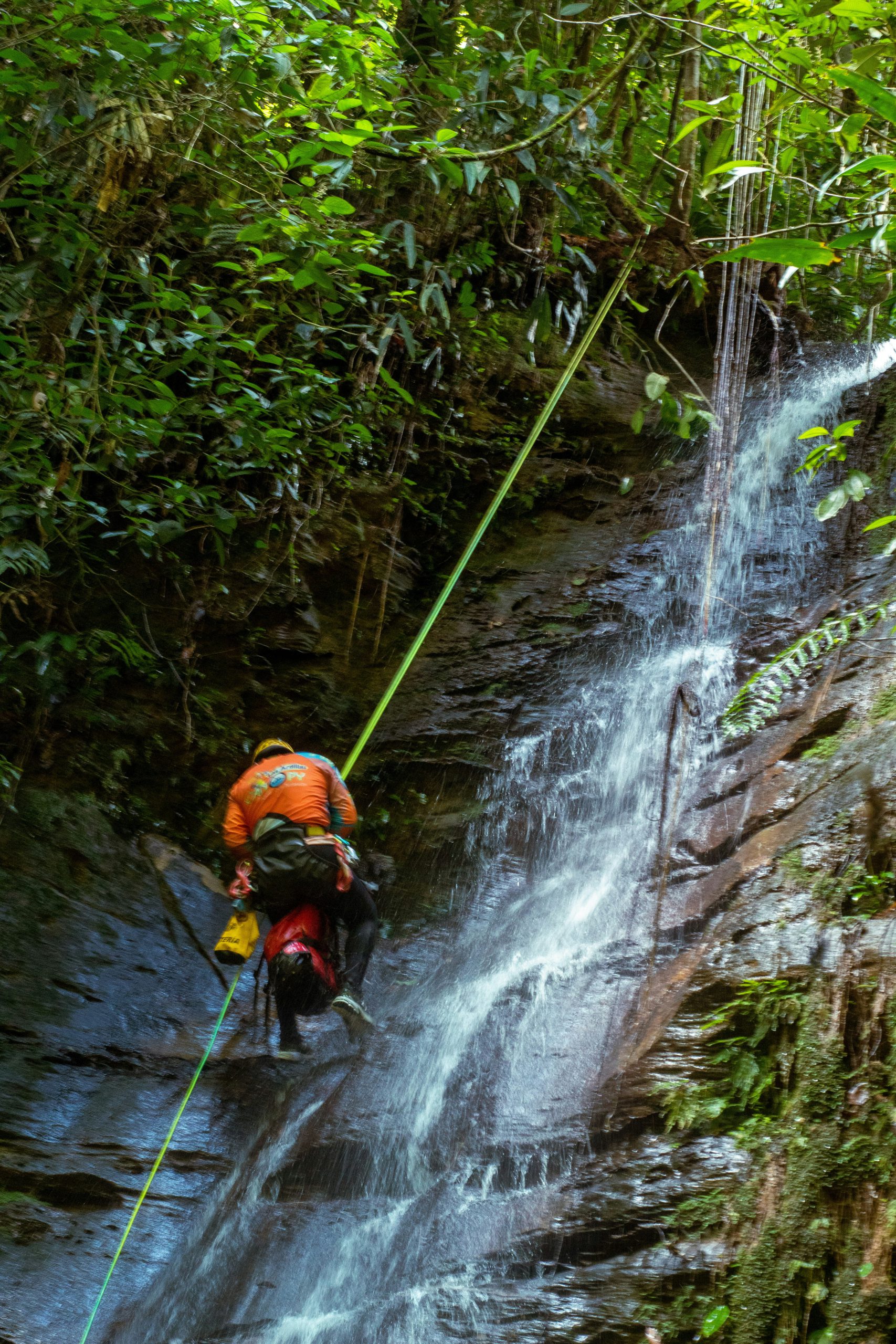 CANYONING & RAPPEL